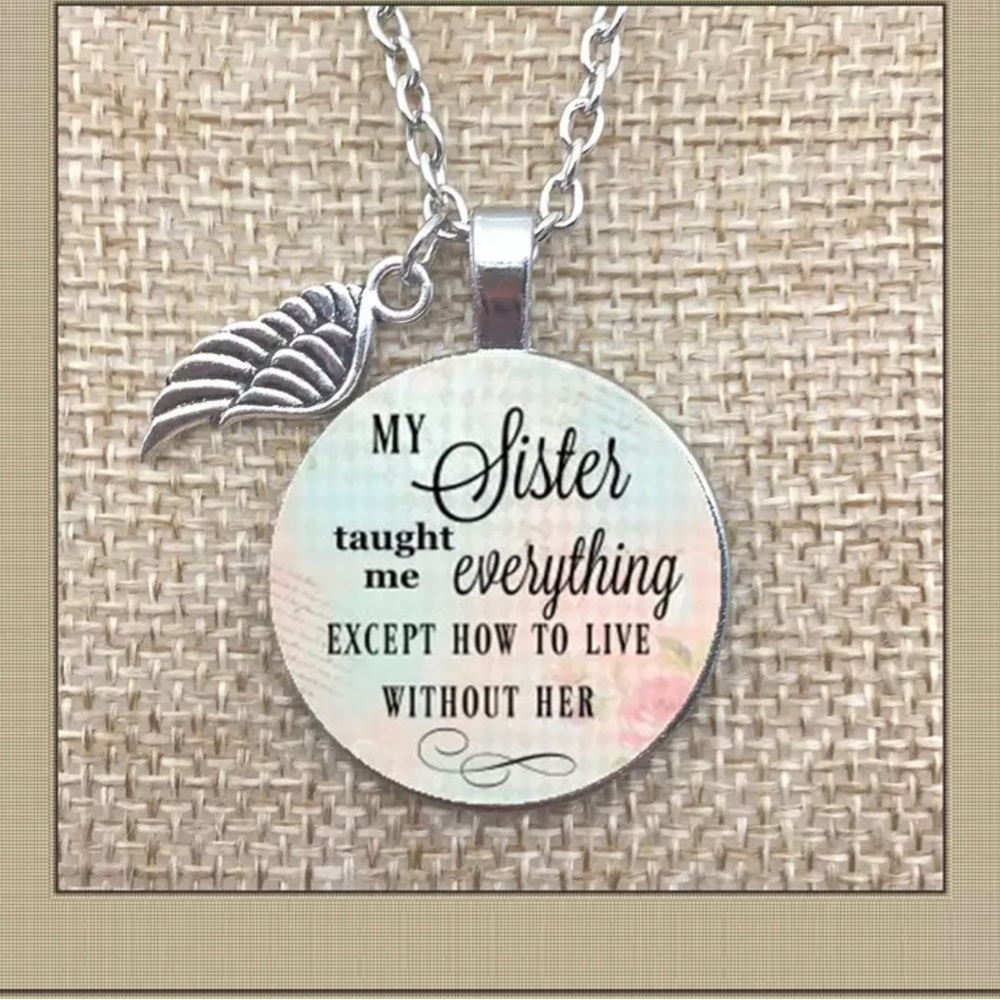 NEW Sister Memory Pendant Necklace - Picture 1 of 5